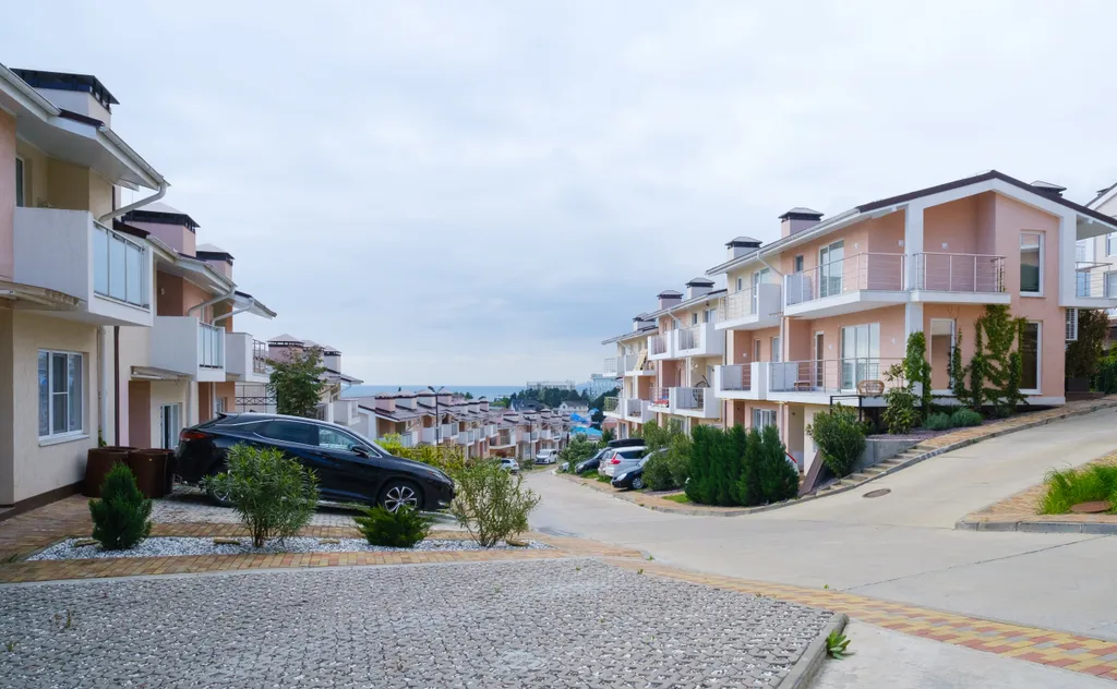 Семейный дом с территорией и видом на море