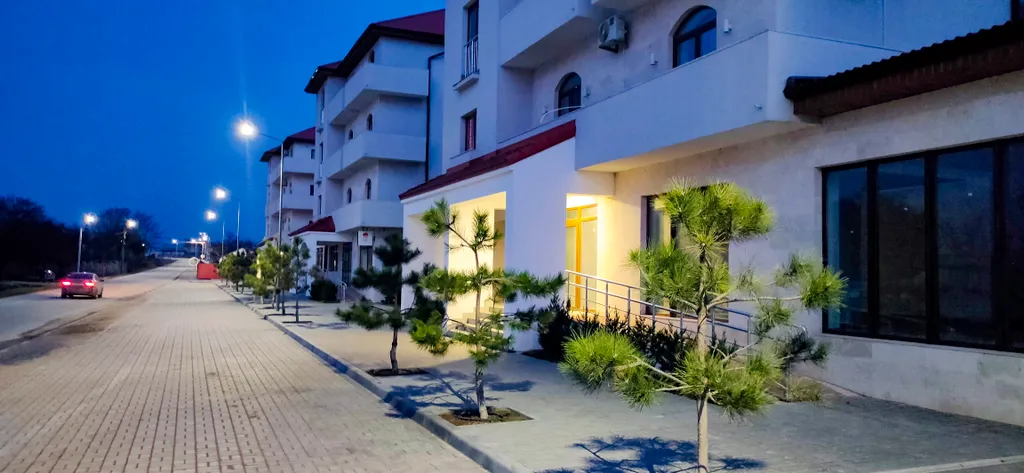 Студия у моря, Итальянская деревня