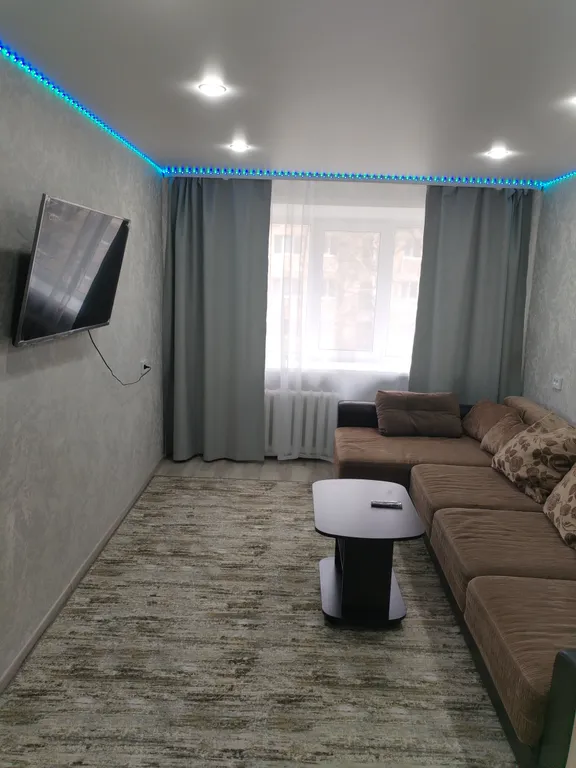 Шикарная трехкомнатная квартира в центре города — аренда посуточно в Губаха