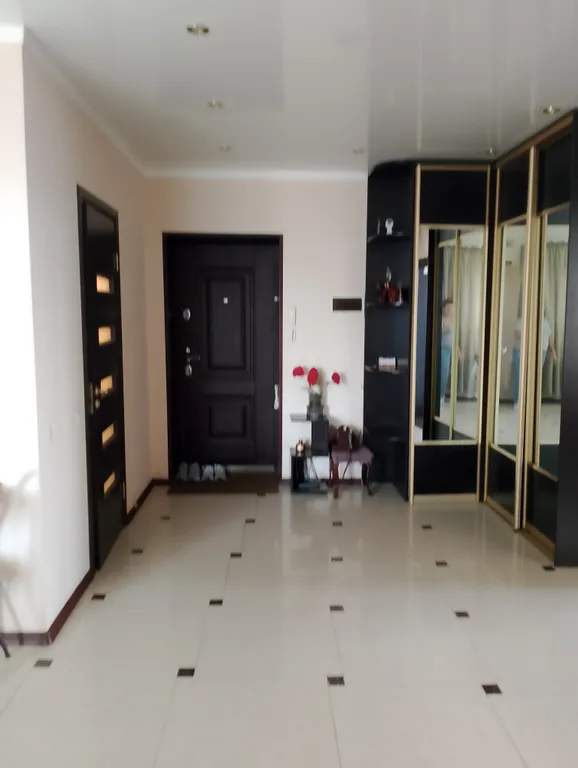 Просторная квартира в трёх кварталах от парка Галицкого