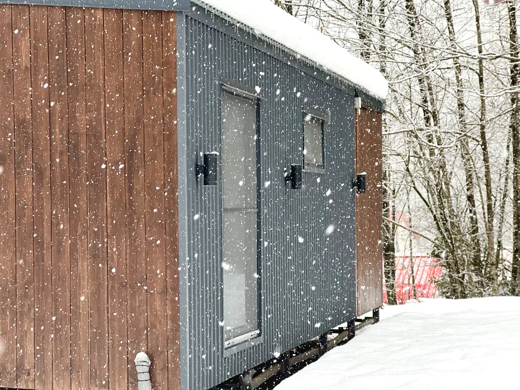 Домик у ручья Красная поляна