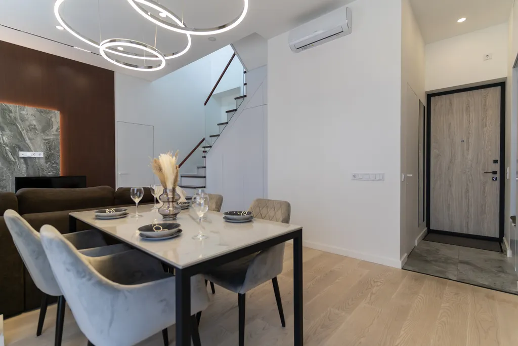 Двухэтажная квартира с мини-сауной и террасой на крыше