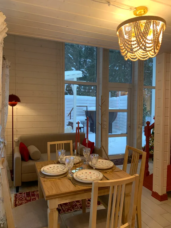 Красная Матрешка - глэмпинг в лесу