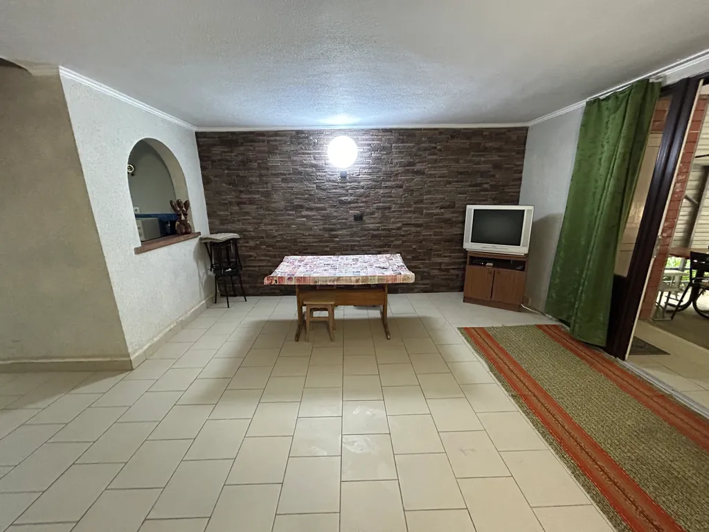 Коттедж у реки