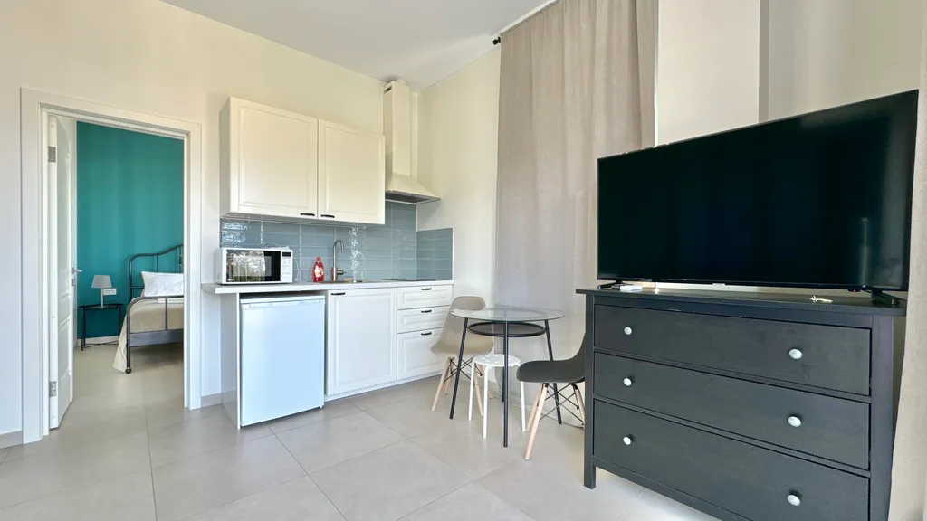 Часть дома с бассейном недалеко от моря Отрадное Ялта