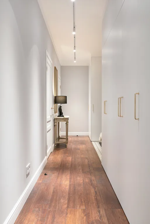 Двухкомнатная дизайнерская квартира в центре by Karmann`s Apartments