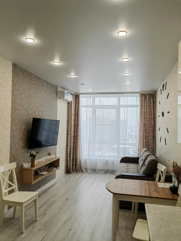 Солнечная квартира с видом на Московскую площадь