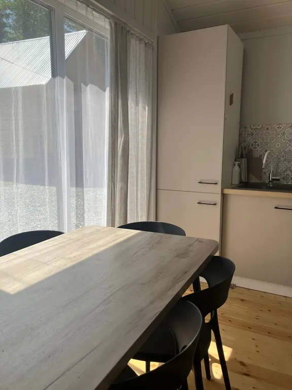 Коттедж Теплый и светлый гостевой дом в лесу — Шерегеш