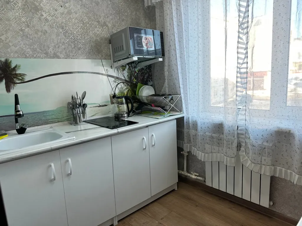 Комфортная двухкомнатная квартира в центре Магадана