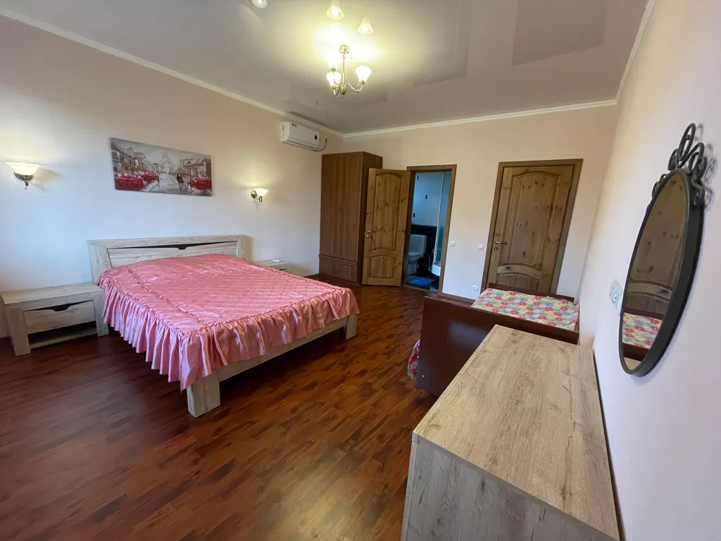 Дом возле Кипарисового озера