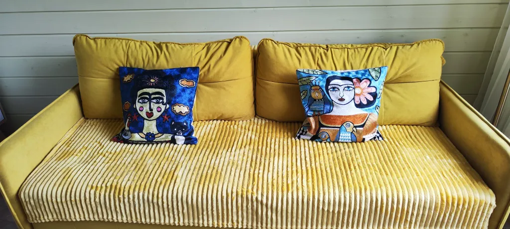 Дом с панорамными окнами в стиле Barn House