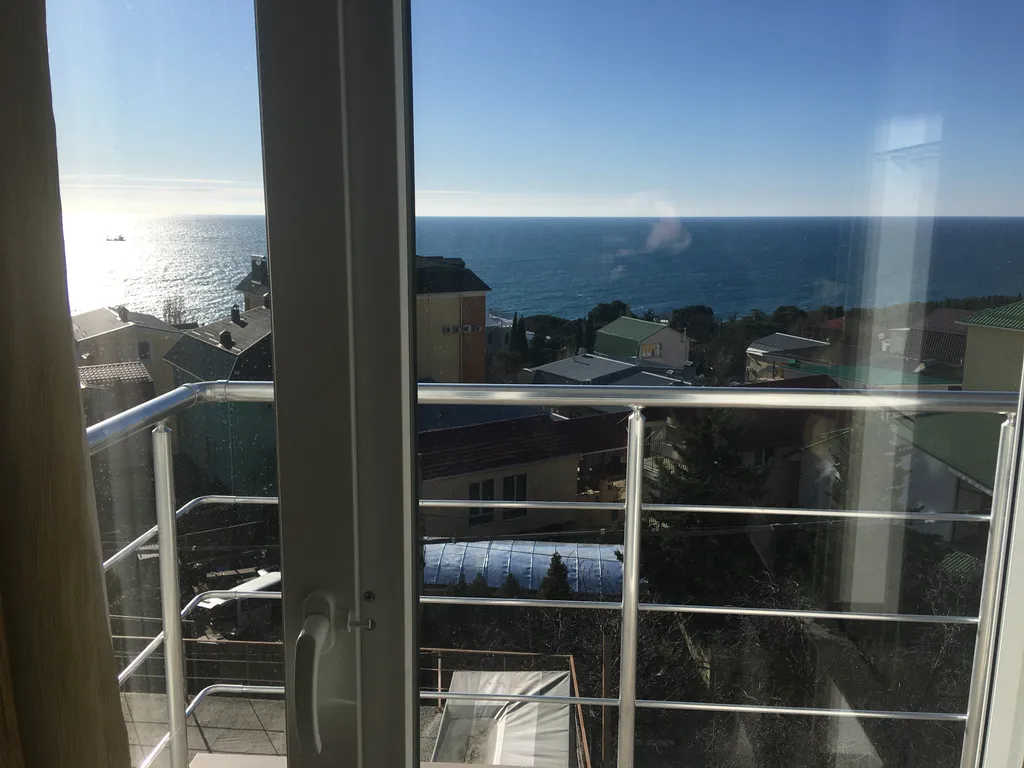 Квартира - студия с балконом у моря