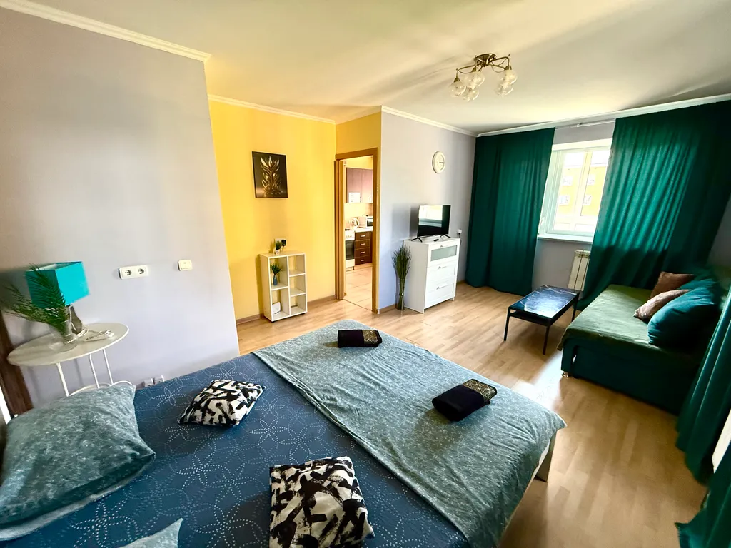 Апартаменты с балконом рядом с жд вокзалом