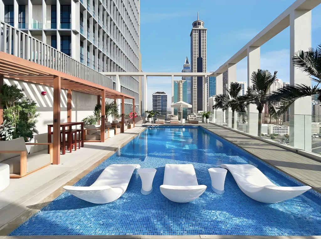 Дизайнерские апартаменты с бассейном на крыше