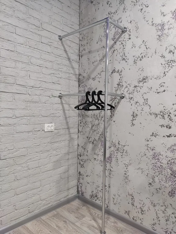 Двухкомнатная Революции