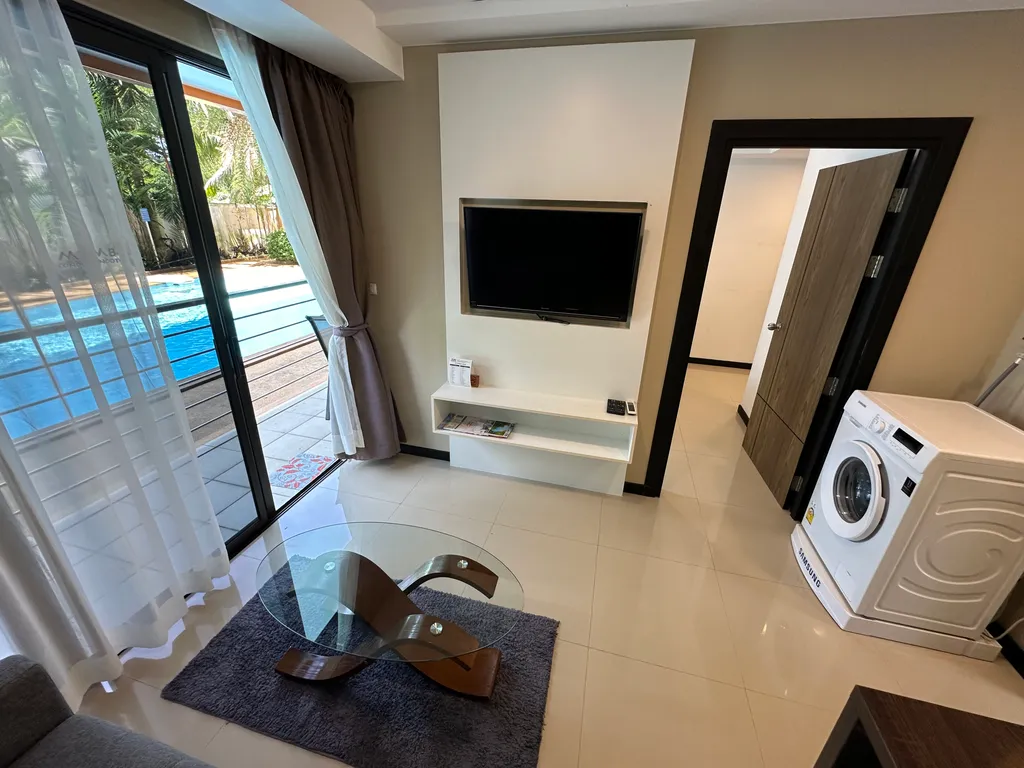 Уютная 1-спальная квартира со своим выходом к бассейну