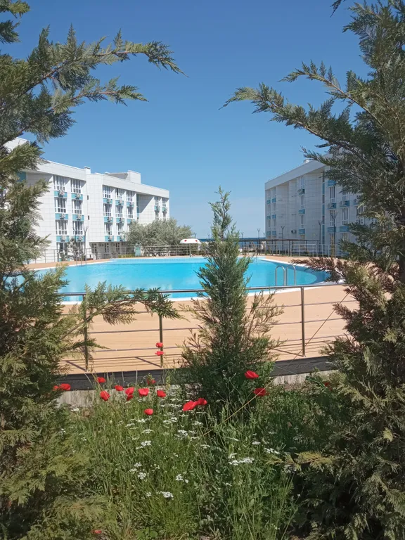 Уютная квартира у моря с бассейном