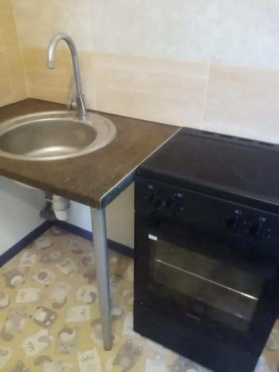 Квартира в новом доме на берегу реки. Парковка свободная.