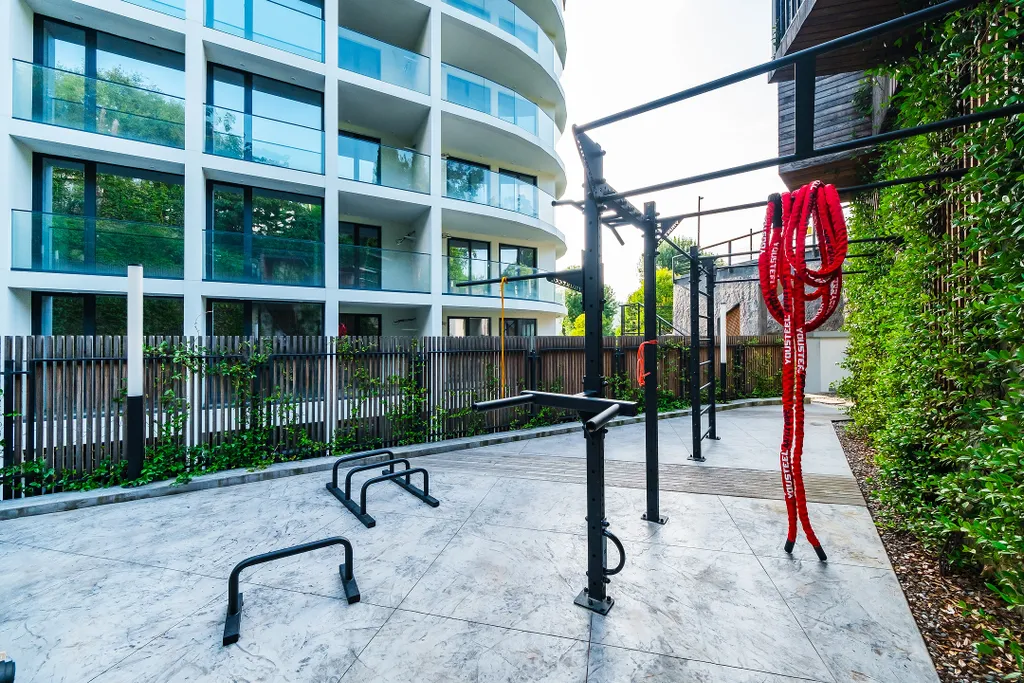 Студия в 8-и минутах ходьбы от моря с бассейном