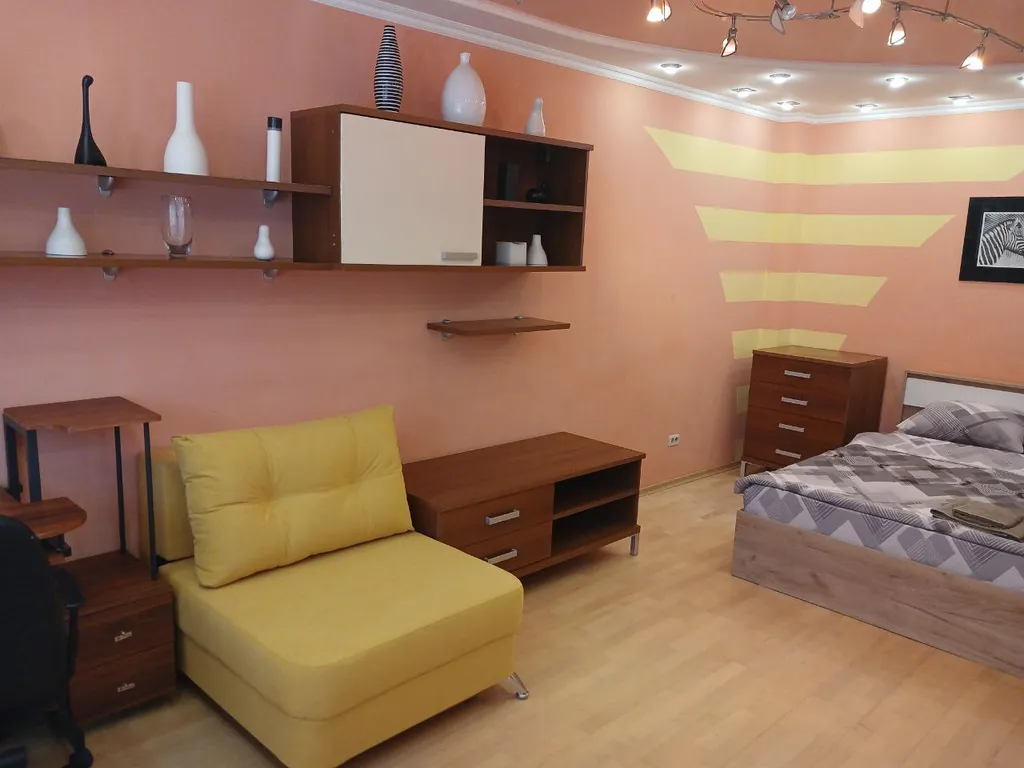 Яркая студия Aday Aparts в центре Курска