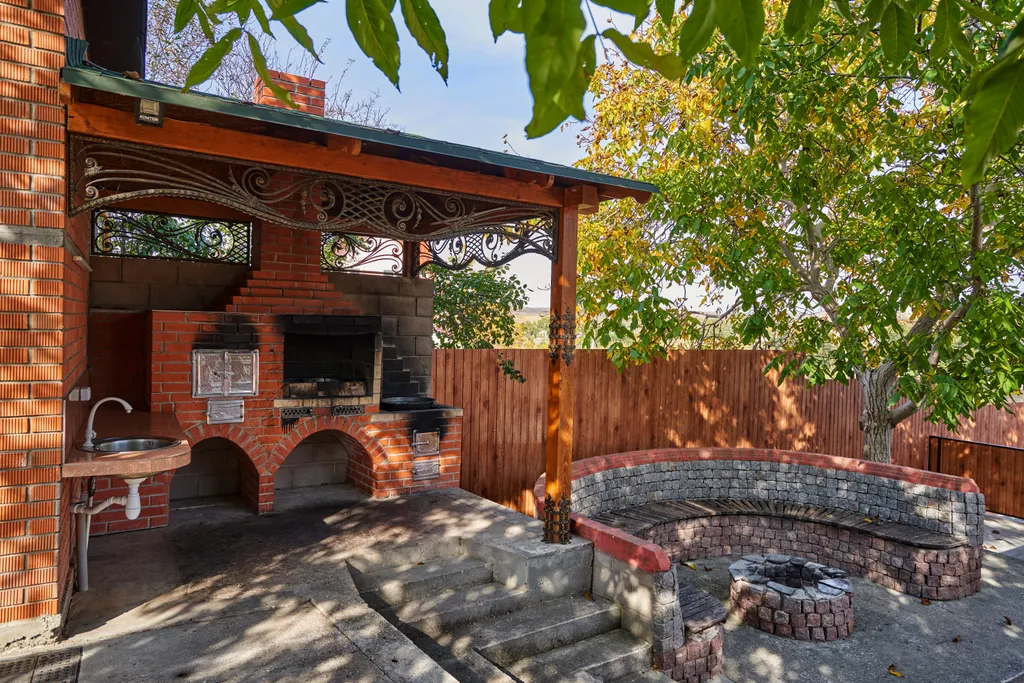 Коттедж Деревянный дом с личным бассейном в усадьбе Можжевеловый дворик — Айвовое