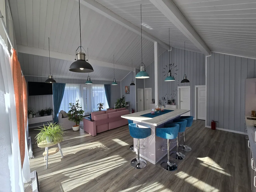 Семейный релакс-дом у реки с баней