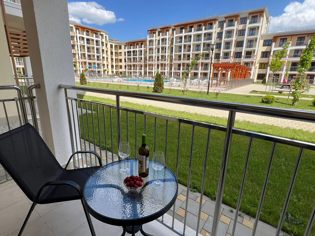 293 Евродва на 5 человек с бассейнами