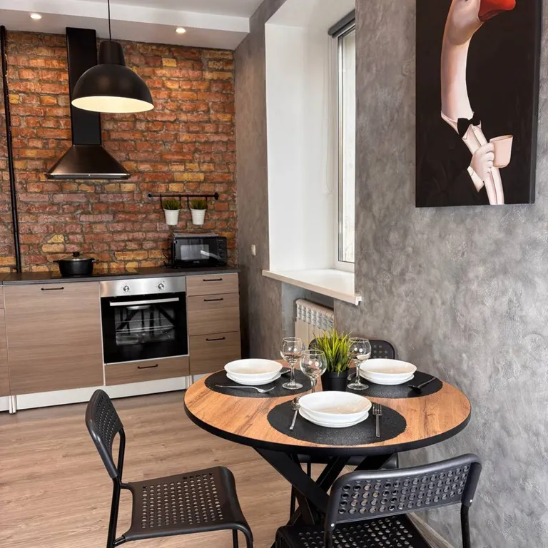 Квартира Уютная студия в центре Октябрьского — аренда посуточно в Октябрьский