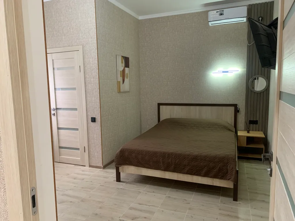 Комфортабельный дом с бассейном с видом на горы