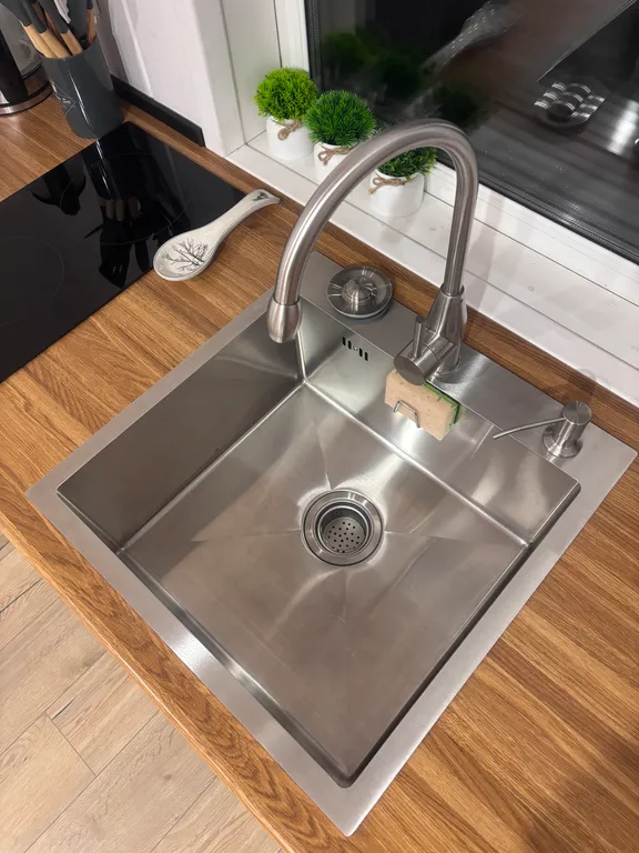 Уютный новый дом с сауной включена в стоимость и видом на озеро и лес