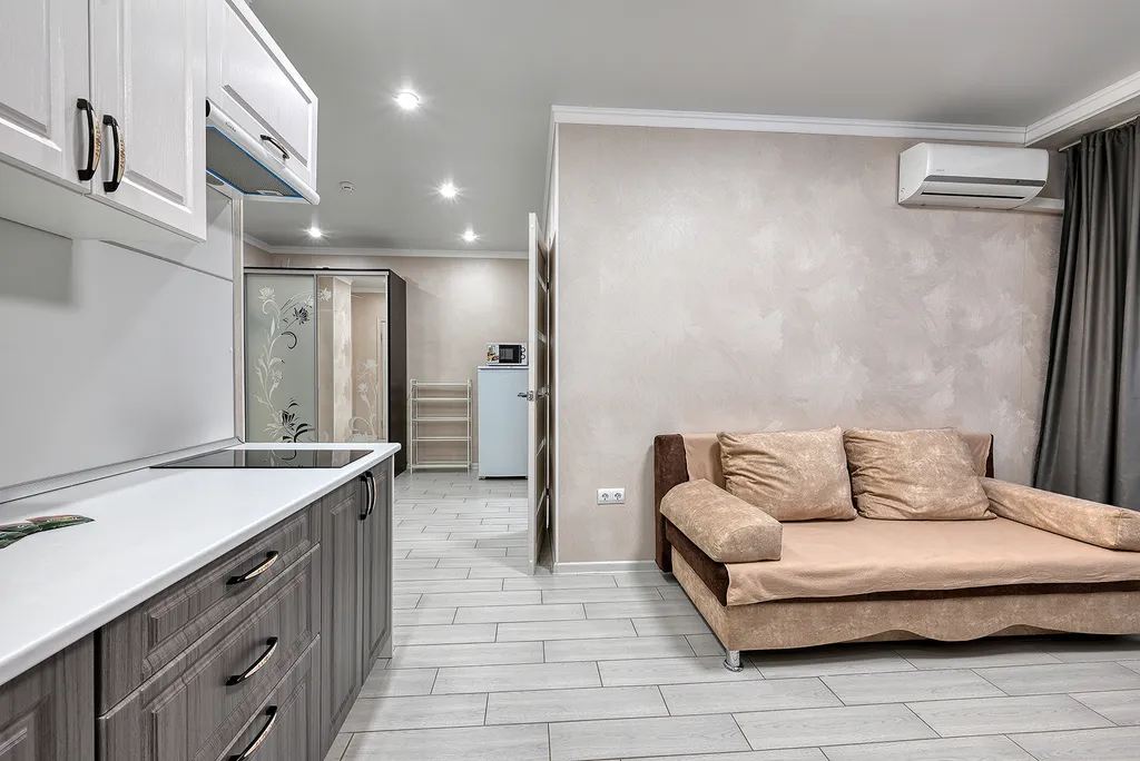 Квартира с отдельной спальней рядом с Казино и Ред Ареной 02