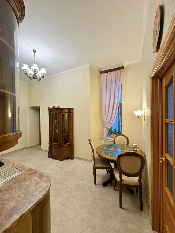 Уютная двухкомнатная арт-квартира в финском доме в центре Выборга