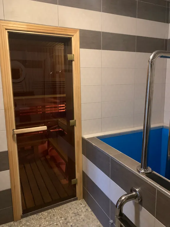 Домик у озера