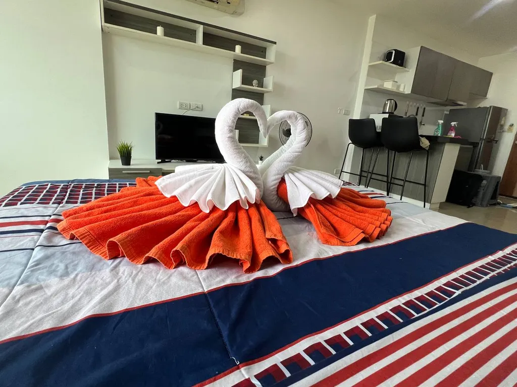 Студия после ремонта с потрясающим видом в центре Каты