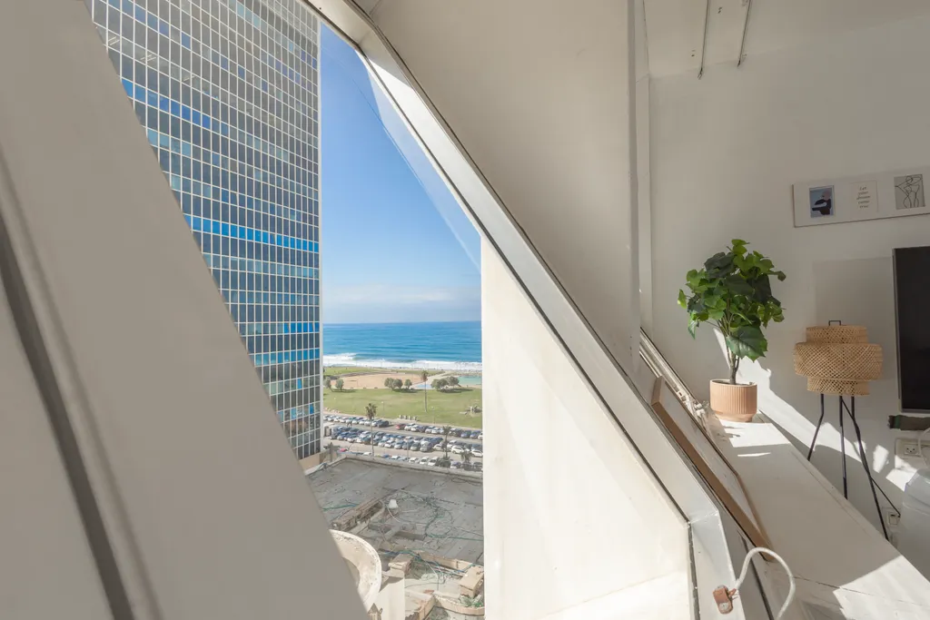 Студия у моря и с видом на море