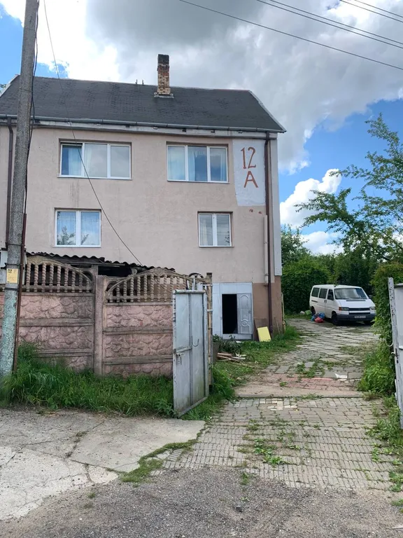 Большой дом с бассейном и диско, в ретро стиле около аэропорта Минск