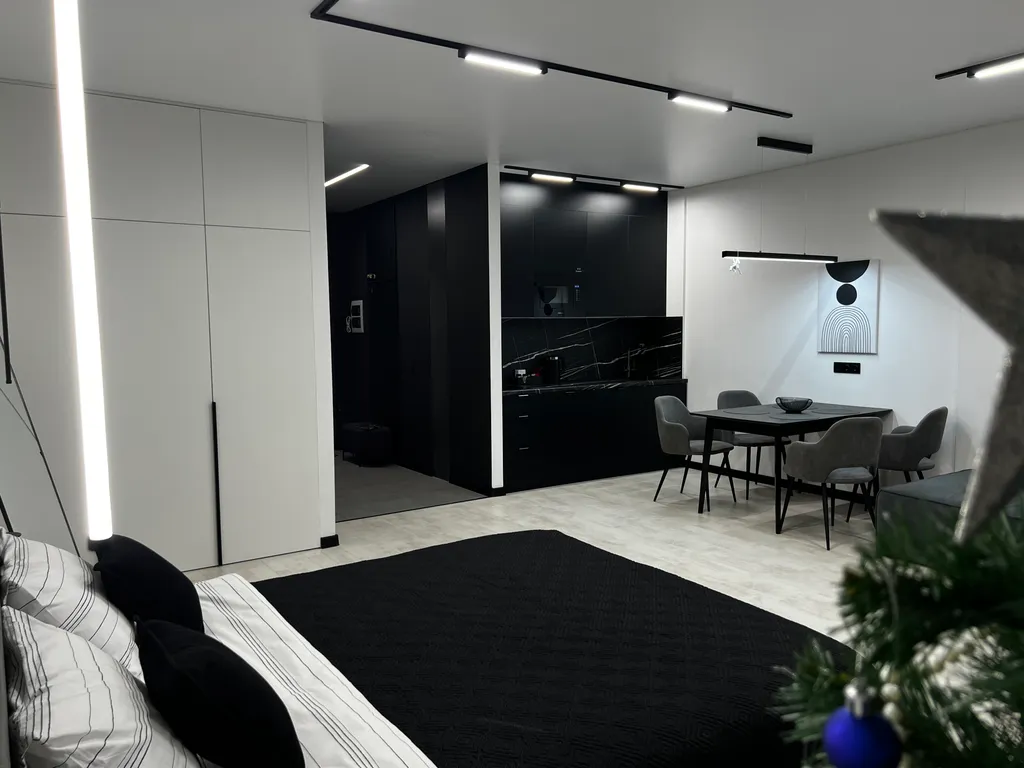 Премиальная квартира в центре города на высоком этаже в ЖК Республика