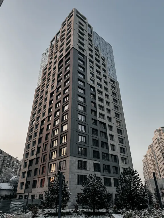 Уютная трешка с красивым видом на горы