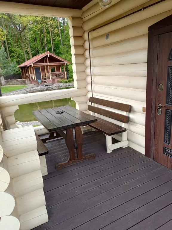 Уютный загородный дом с видом на лес