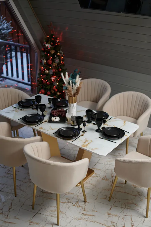 А-фрейм дом с теплым бассейном