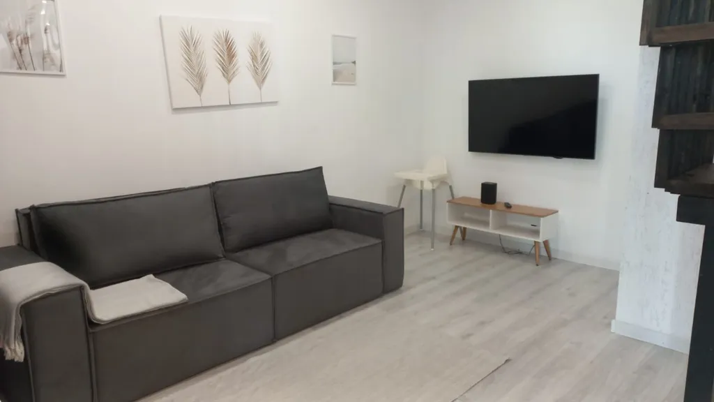 Коттедж Домик с яблонями — Москва