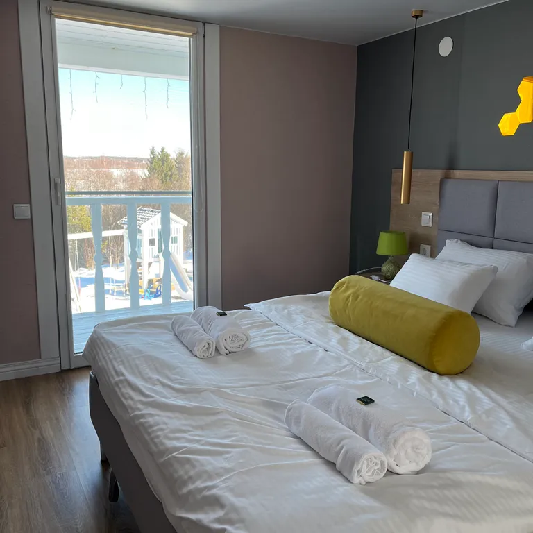 Sampo, двухэтажный дом с гостиной и видом на озеро в Карелии