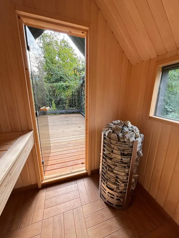 Дом с сауной в лесу