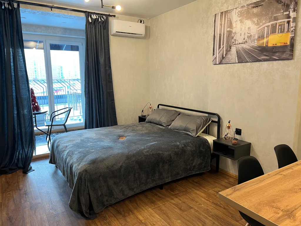 Квартира Квартира Комфортабельная студия с собственной террасой возле Планеты — Красноярск