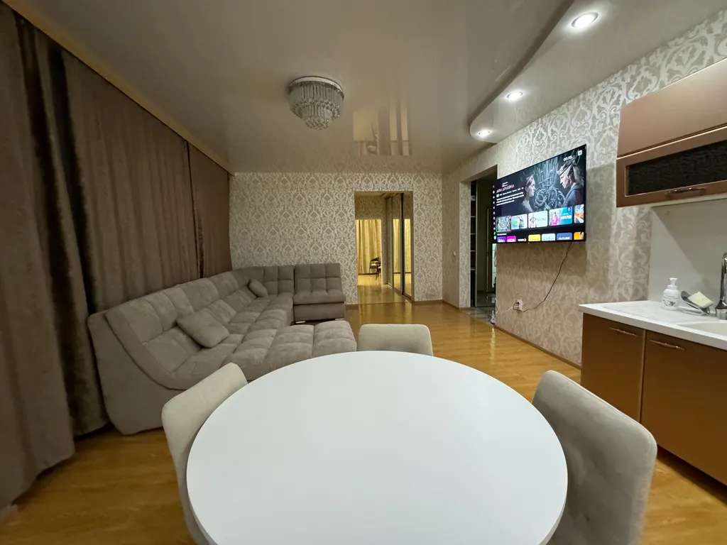 Большая квартира 3-комнатная с мансардой