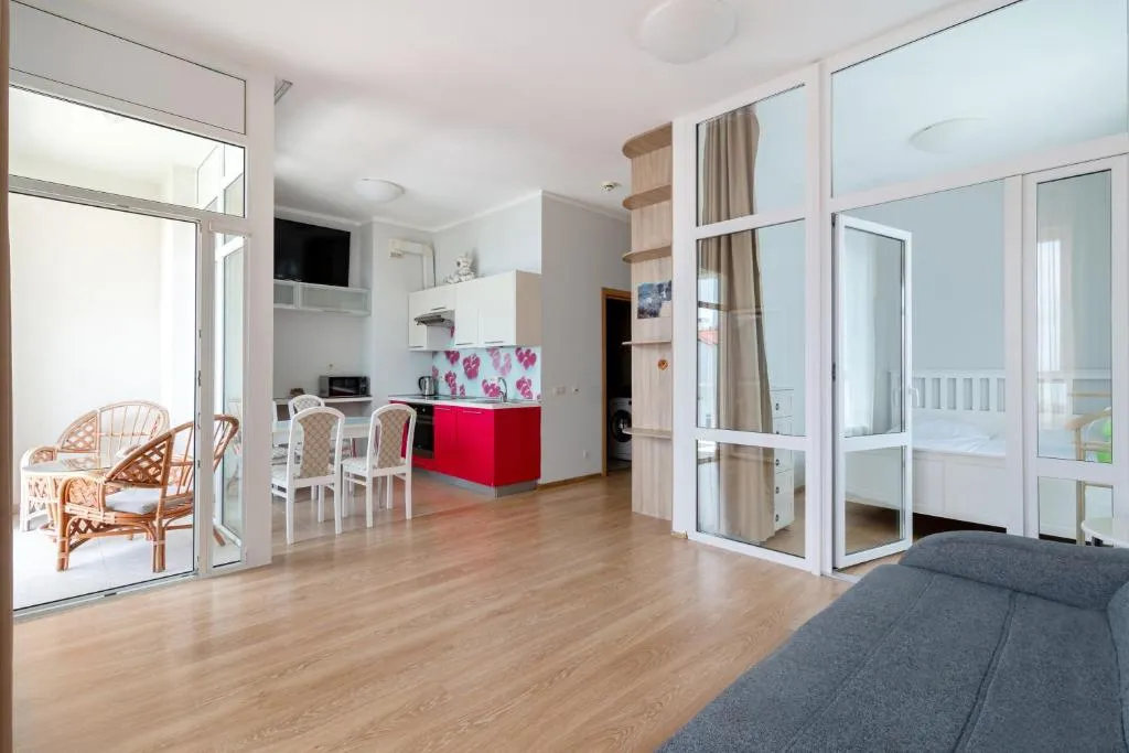 Апартаменты с видом на море и балконом №302