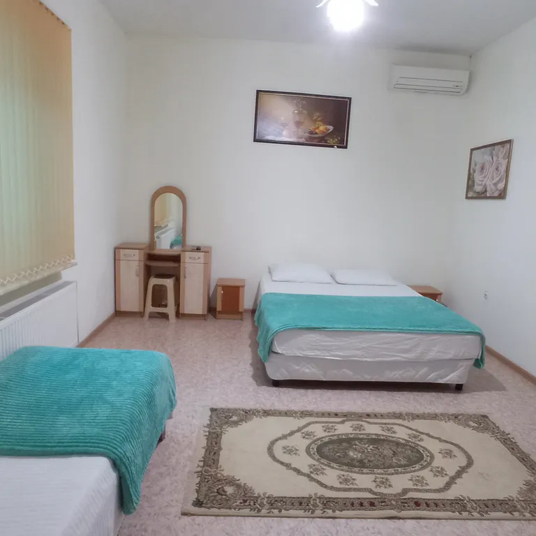 Коттедж с бассейном