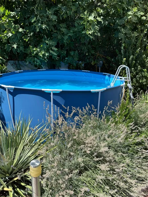 Сдается уютный дом в Ялте посуточно со скидкой с видом на море .