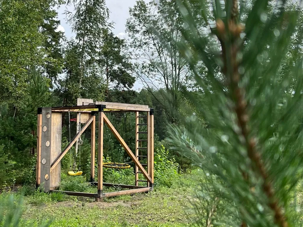 Уютный семейный дом в сосновом лесу