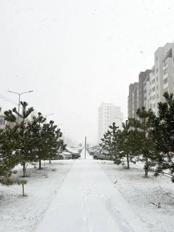 Уютная квартира с панорамными окнами и видом на озеро